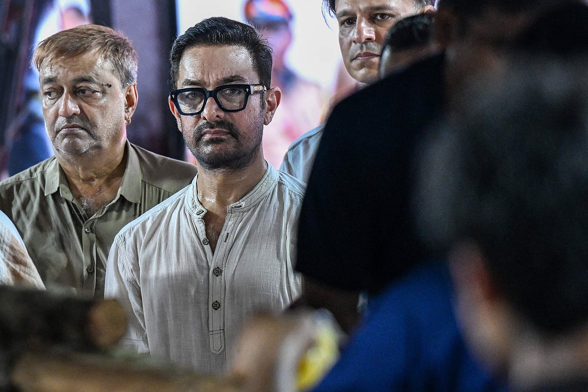 আমির, হেলেন থেকে পুনম, আশাকে শেষশ্রদ্ধা জানালেন তারকারা