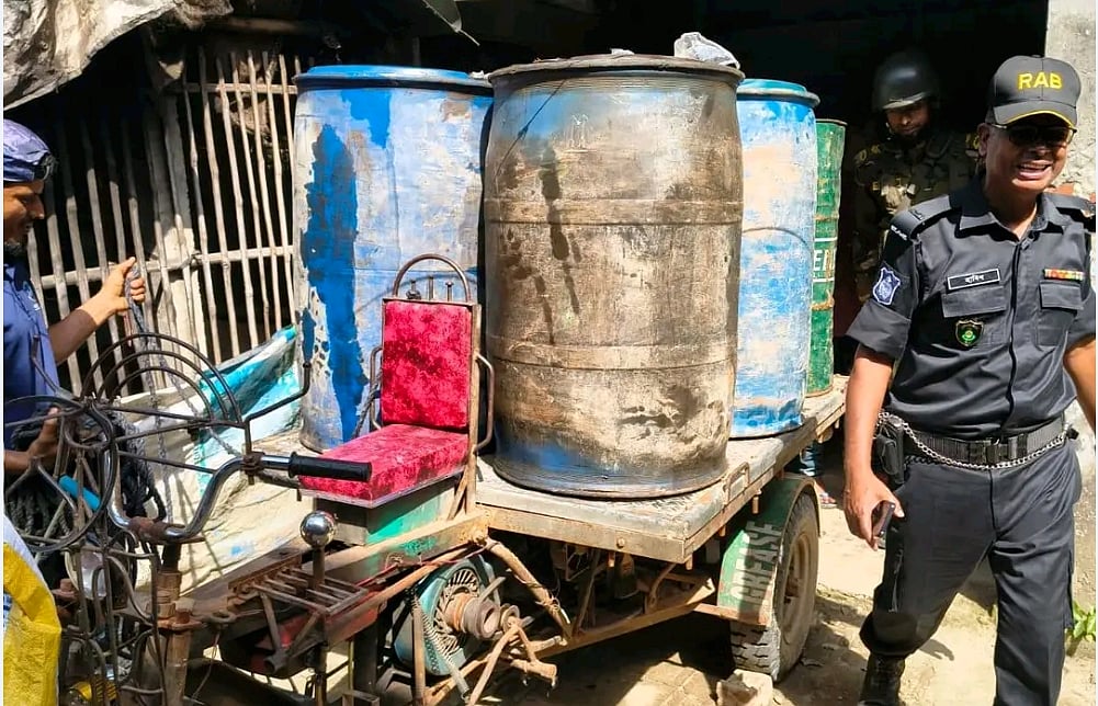 মুদিদোকানের নিবন্ধন নিয়ে মজুত করা হচ্ছিল ভোজ্যতেল, জরিমানা