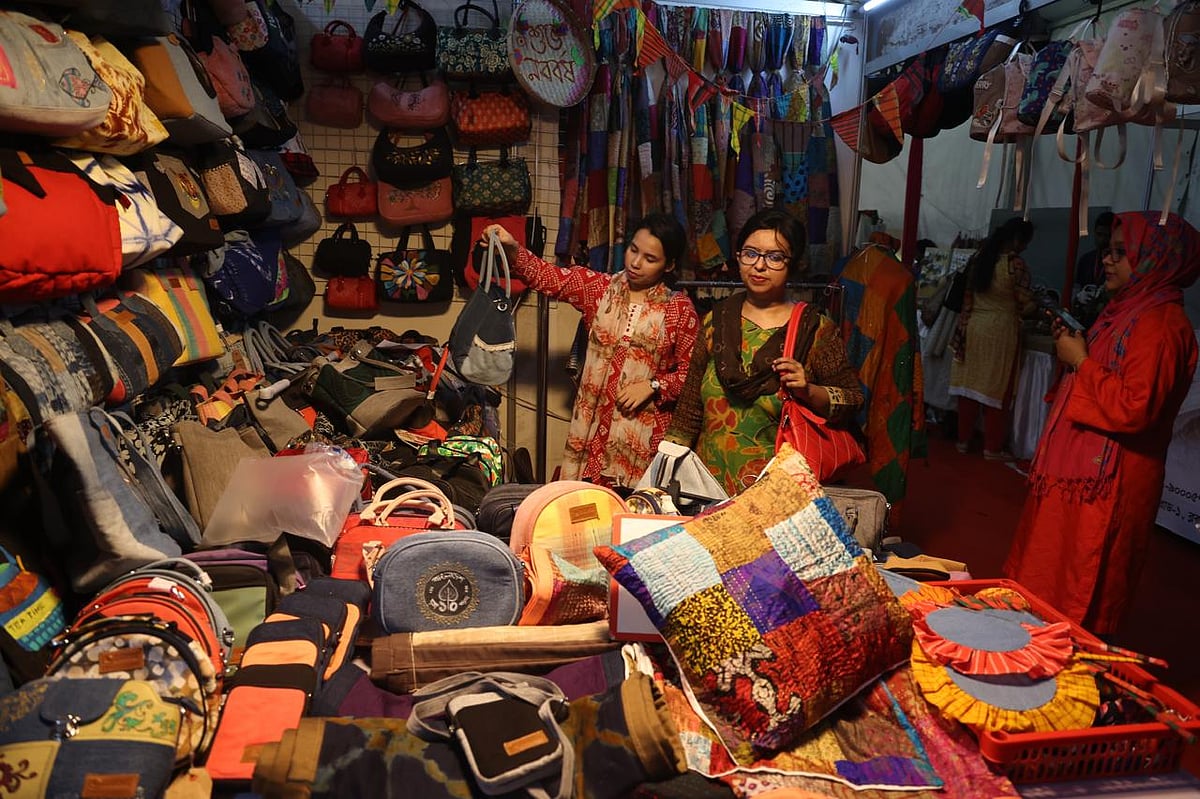 জমে উঠেছে এমএমই বৈশাখী মেলা, নববর্ষের দিনে বেশি বিক্রির প্রত্যাশা