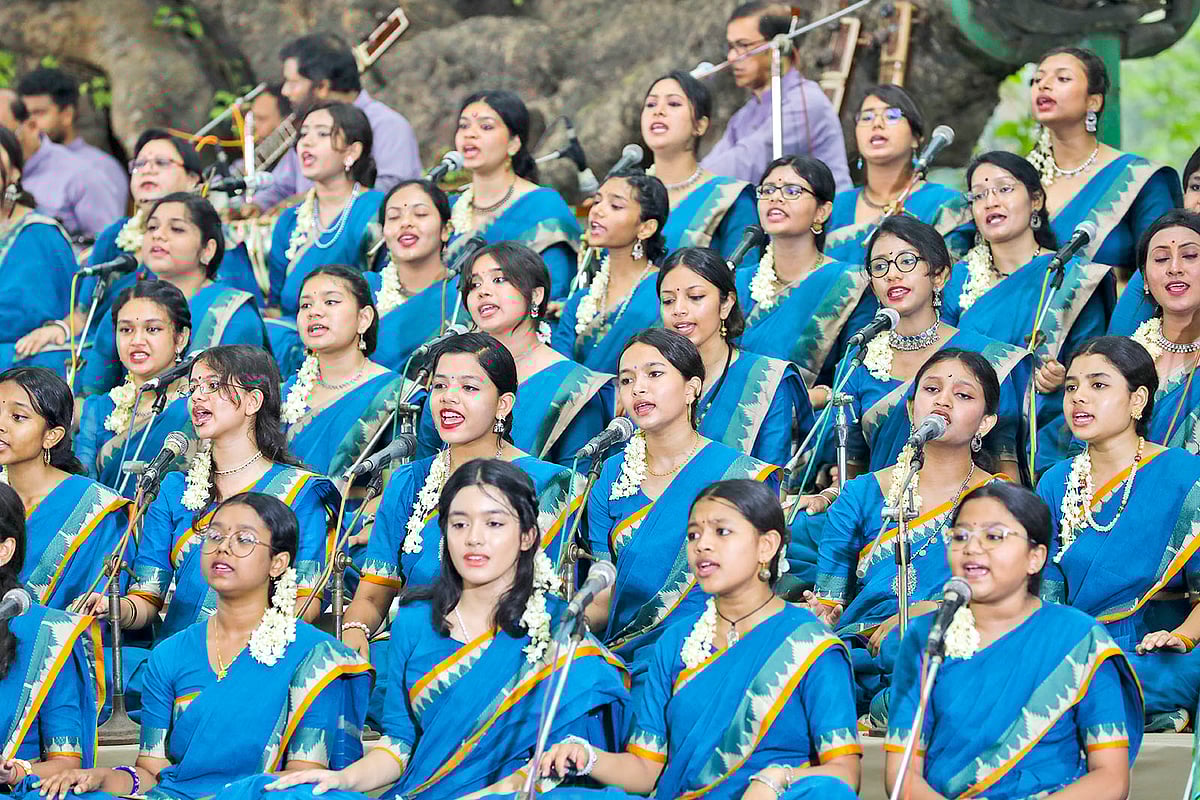 বৈশাখী উৎসবে মুখর জনজীবন