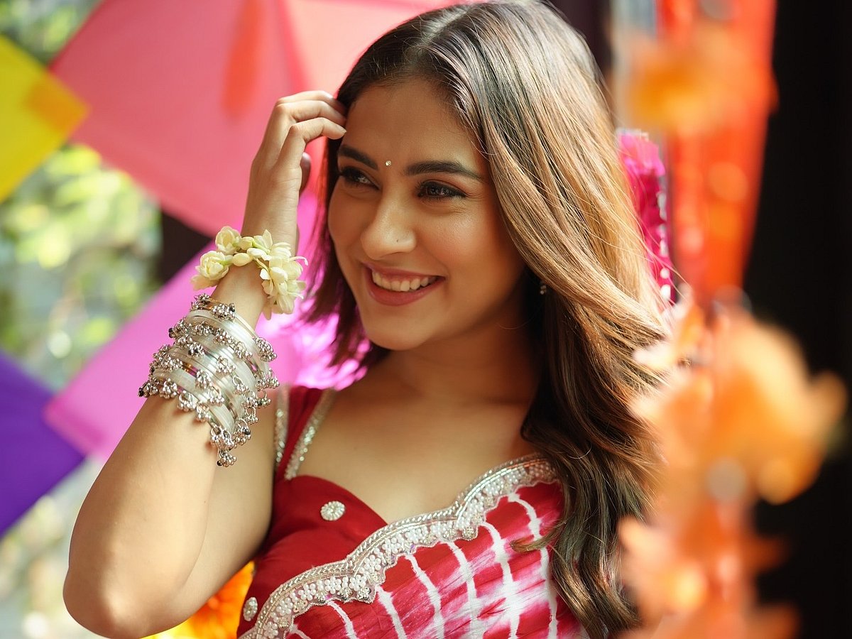 নববর্ষ উদ্‌যাপনে বাঁধন, মেহজাবীন, সাফা কবির ও ফারিণ