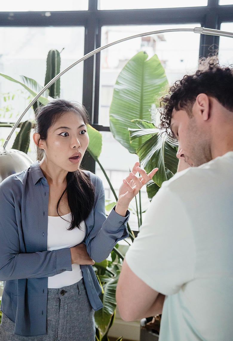 আপনি কি পুরুষ নির্যাতনের শিকার? এই ৭টি লক্ষণ আমরা দেখেও না দেখার ভান করি