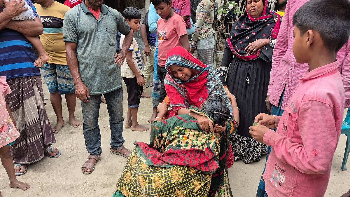 দুর্ঘটনায় নিহত চারজন ছিলেন পরিবারের একমাত্র উপার্জনক্ষম