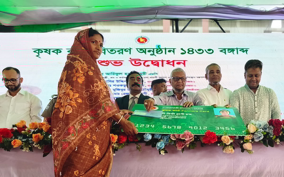 এই সুযোগে যদি মানুষ বিদেশে যেতে না পারে, আমার আক্ষেপ থাকবে: প্রবাসীকল্যাণমন্ত্রী