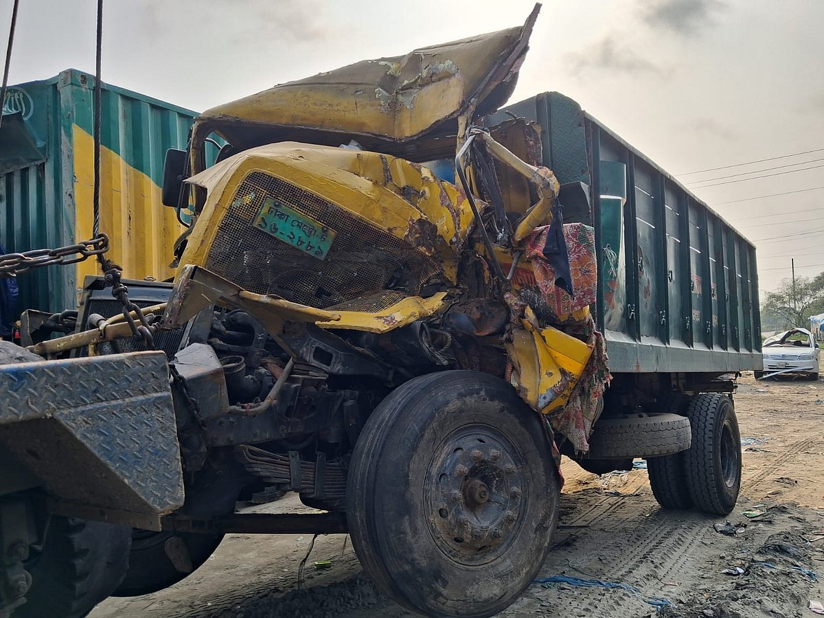 কুমিল্লার দাউদকান্দিতে ট্রাক খাদে, নিহত ৭