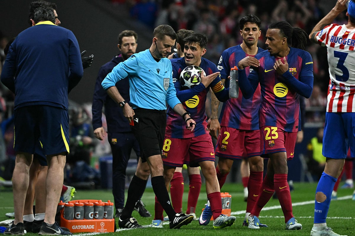 বার্সার বিদায়ে রেফারির বিপক্ষে ‘ডাকাতি’র অভিযোগ রাফিনিয়ার