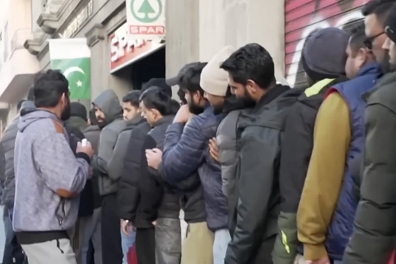 স্পেনে ‘সাধারণ ক্ষমা’, বৈধতার সুযোগ পাচ্ছেন বাংলাদেশিসহ লাখো অভিবাসী