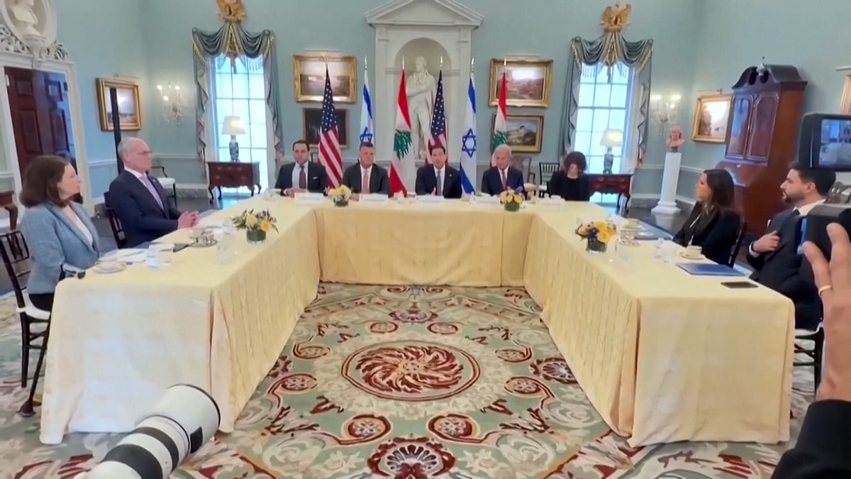 ৩৩ বছর পর লেবানন ও ইসরায়েলের মধ্যে সরাসরি বৈঠক