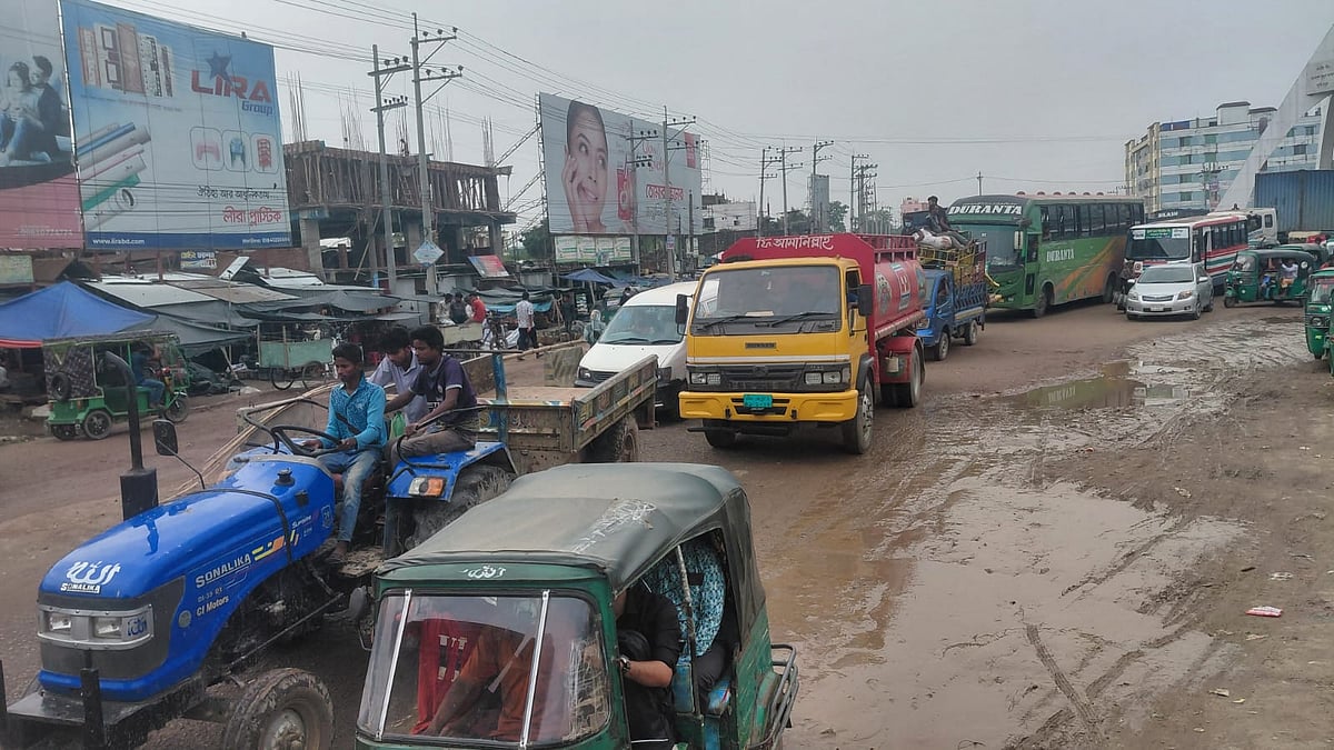 পরিবহনশ্রমিকদের মারামারি, সরাইলে ঢাকা-সিলেট মহাসড়কে দীর্ঘ যানজট
