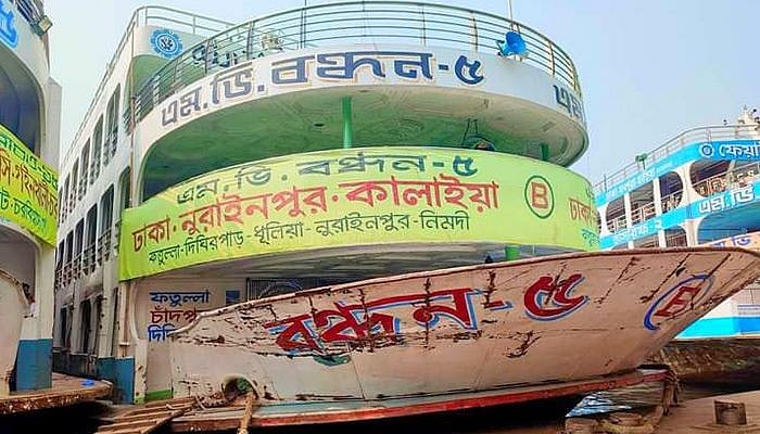 ছয় মাসের শিশুকন্যাকে লঞ্চের ডেকে রেখে পালিয়ে গেলেন ‘বাবা’, অতঃপর...