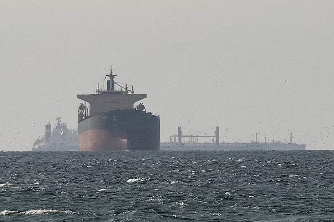 মার্কিন অবরোধে তেল রপ্তানি বন্ধ থাকলেও কত দিন ইরানের ওপর কোনো প্রভাব পড়বে না