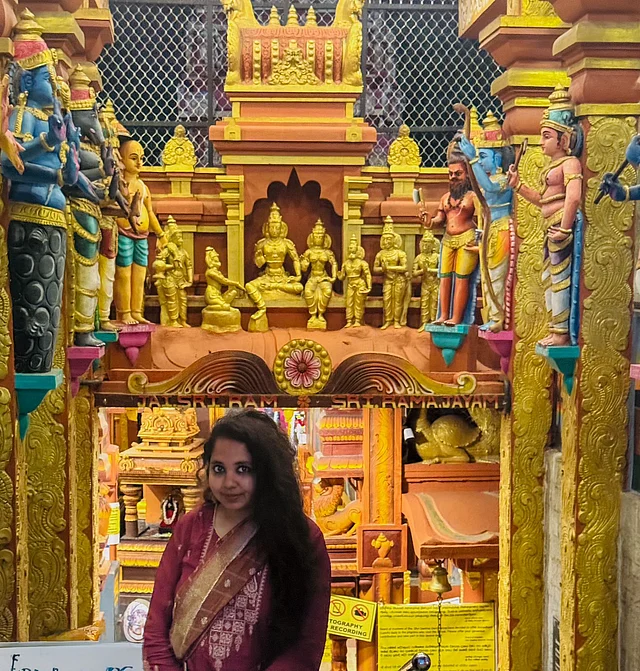 সীতামাতার মন্দিরের সামনে লেখক