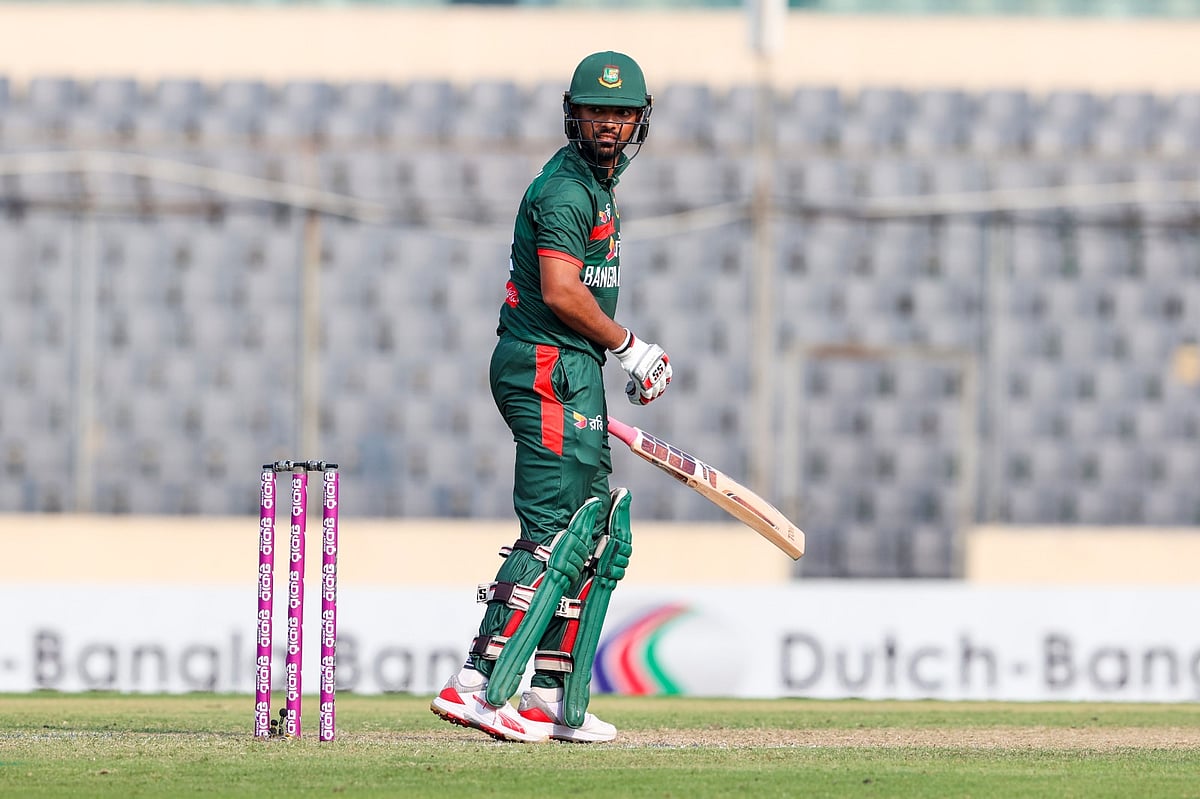 বাংলাদেশের ৫০, সাইফ–লিটনে ঘুরে দাঁড়ানোর চেষ্টা