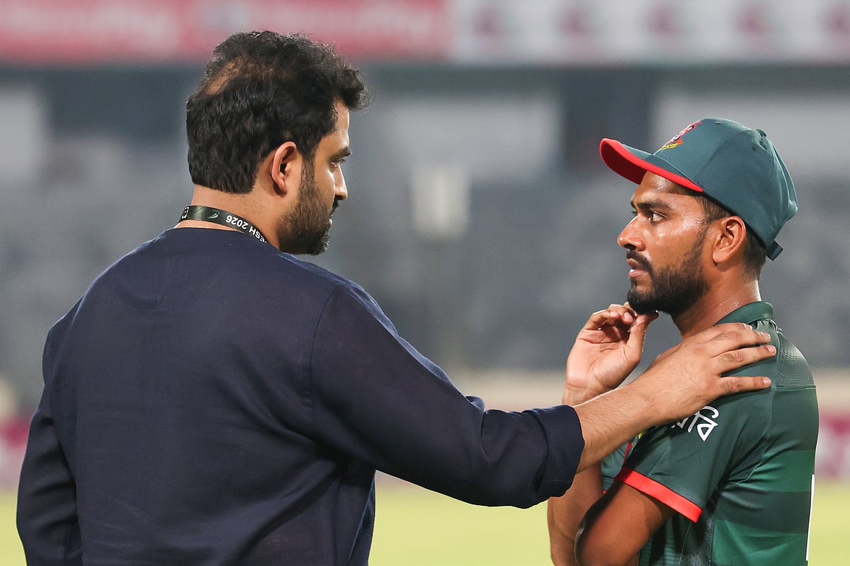 হতাশার সন্ধ্যা আর মিরাজের কাঁধে তামিমের হাত