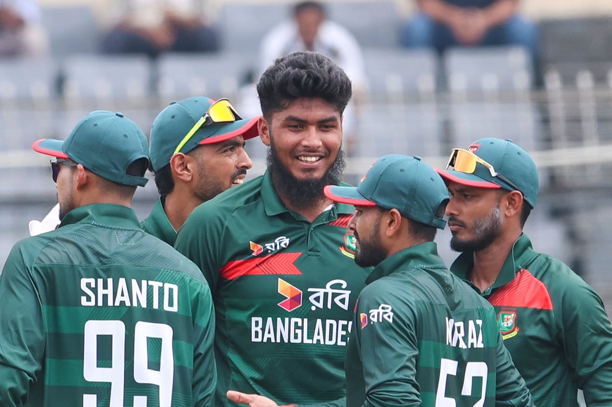 শরীফুল ভাঙলেন জুটি, ফিরলেন আব্বাস