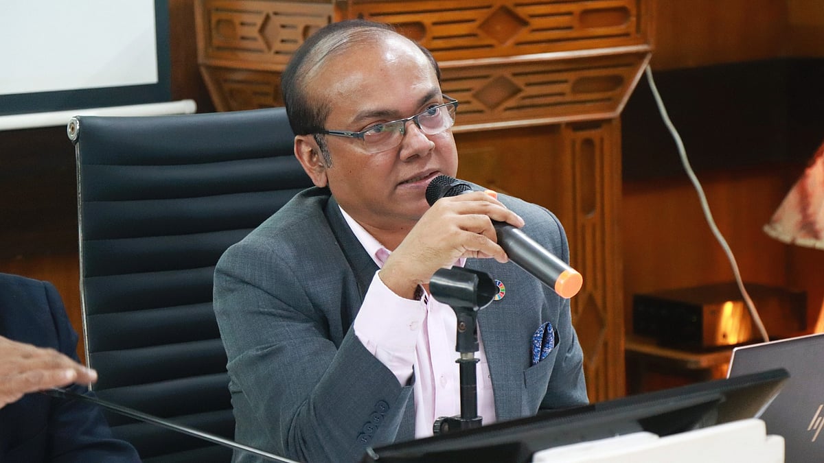 ম্যালেরিয়ায় আক্রান্ত হয়ে মারা গেলেন বাণিজ্যসচিব মাহবুবুর রহমান