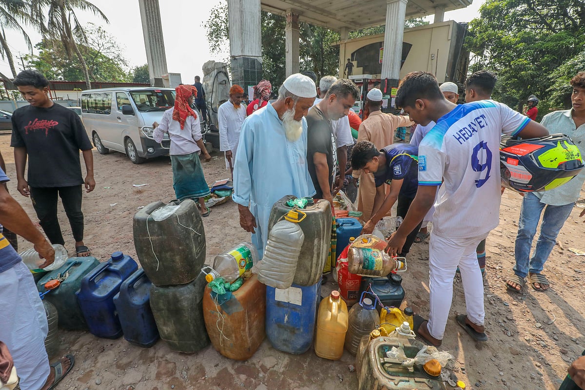 জ্বালানির অপেক্ষায় কৃষকের দুর্বিষহ জীবন