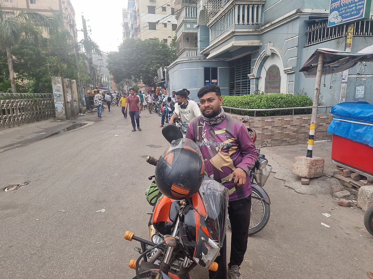 ‘আজ বাসায় বাজার হবে না, বাজার হলে বাবা-মায়ের ঔষধের টাকা হবে না’