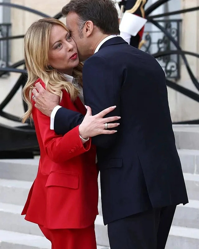 তাঁদের ভিডিও এখন ভাইরাল 