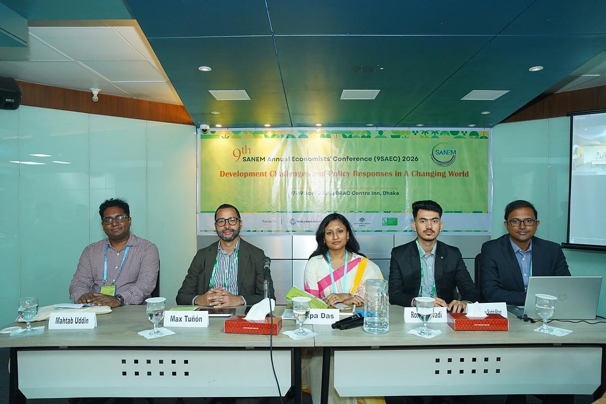 শিল্প ও সেবায় কর্মসংস্থান কম, অর্থনীতিবিদদের উদ্বেগ কেন