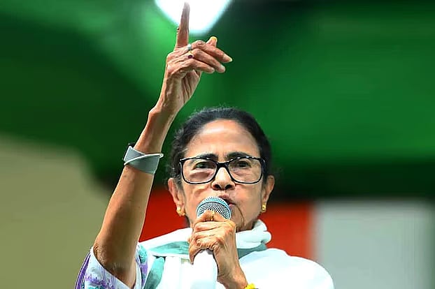 তিন মুখ্যমন্ত্রীকে এনে প্রচার বিজেপির, মমতা বললেন হেনস্তার জবাব দেবে মানুষ