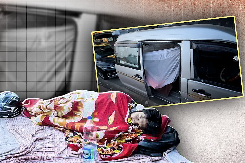 তেল নিতে এসে কেউ রাস্তায়, কেউ গাড়ির ভেতরে ঘুমালেন