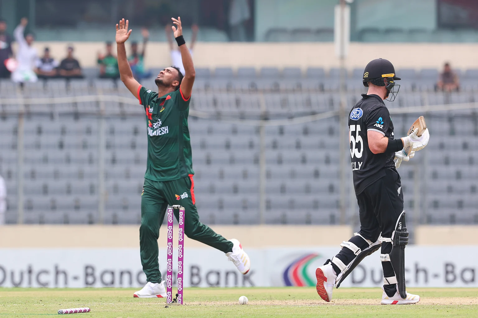 prothomalo-bangla%2F2026-04-19%2Fhsuuf7g7%2FSHORIFUL_reacts_afte_he_taking_Nick_Kelly_wickets_during_1st_Odi__5.jpg?w=1536&auto=format%2Ccompress&fmt=webp