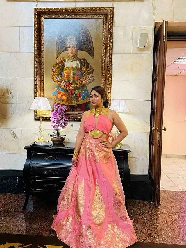 'প্রিন্সেস' কনসেপ্টে ট্র্যাডিশনের সঙ্গে আছে হাই ফ্যাশনের স্টেটমেন্ট