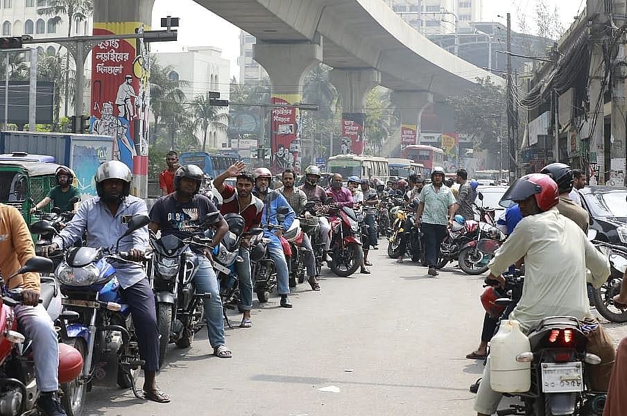 দেশে জ্বালানি তেলের রেকর্ড মূল্যবৃদ্ধি