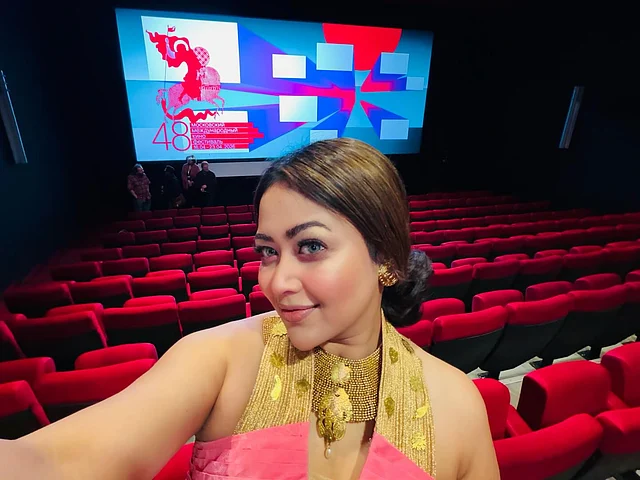 গ্র্যান্ড প্রিমিয়ারের জন্য এর চেয়ে গ্র্যান্ড লুক আর হতেই পারে না