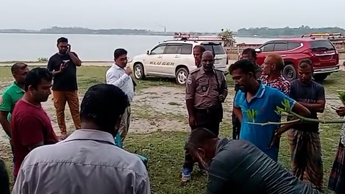 নড়াইলে অবৈধভাবে বালু উত্তোলন করায় ১ লাখ ৭০ হাজার টাকা জরিমানা