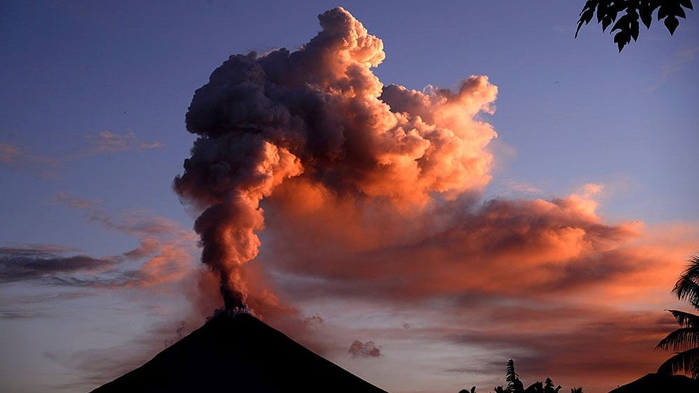 আগ্নেয়গিরির অগ্ন্যুৎপাত পৃথিবীকে উত্তপ্ত না শীতল করে