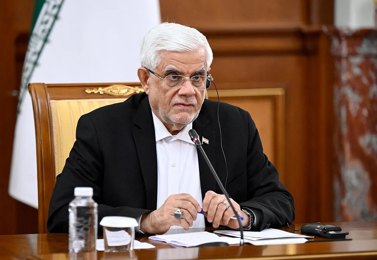 হয় তেলের বাজার উন্মুক্ত কর, নয়তো খেসারত দাও: ইরান