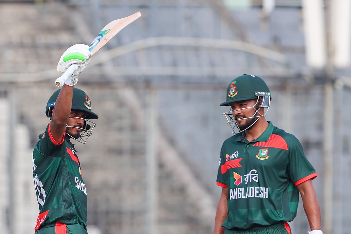 ফিফটি করে মাঠ ছাড়লেন নাজমুল