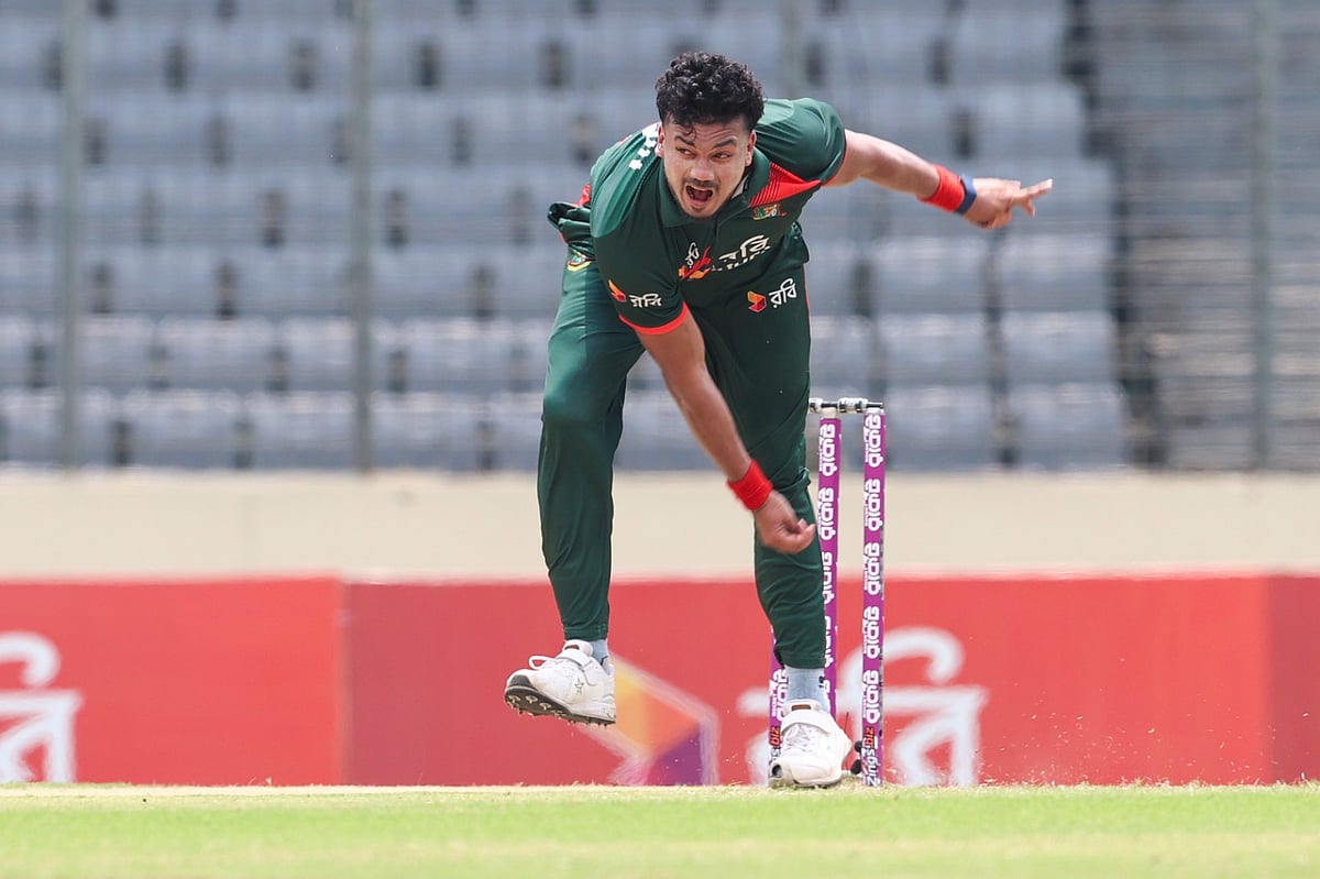 আবারও নাহিদ রানা, এবার ফেরালেন ইয়াংকে