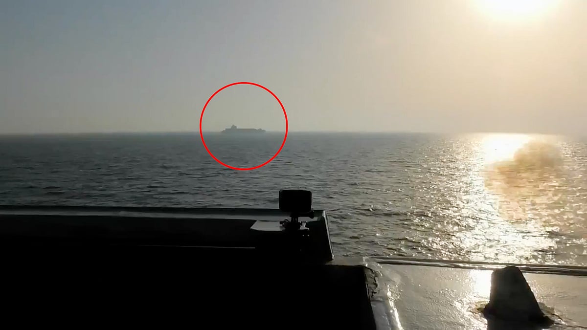 ইরানি জাহাজ ‘তুসকা’তে মার্কিন হামলা, পাল্টা জবাবের হুঁশিয়ারি তেহরানের