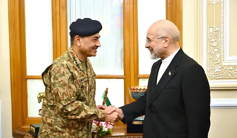 পাকিস্তানের ‘শাটল ডিপ্লোমেসি’ শেষপর্যন্ত সফল হবে?