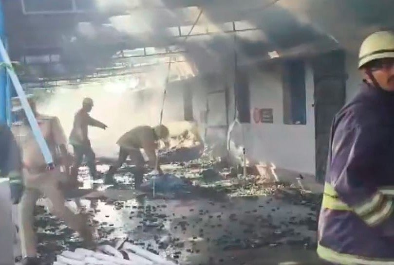 তামিলনাড়ুতে আতশবাজি তৈরির কারখানায় বিস্ফোরণে ২০ জনের মৃত্যু