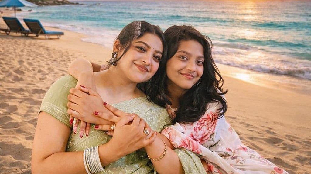 মেয়ের সঙ্গে ছবি দিয়ে সালমা লিখলেন, ‘পাহাড়সমান বোঝা নেমে গেছে’