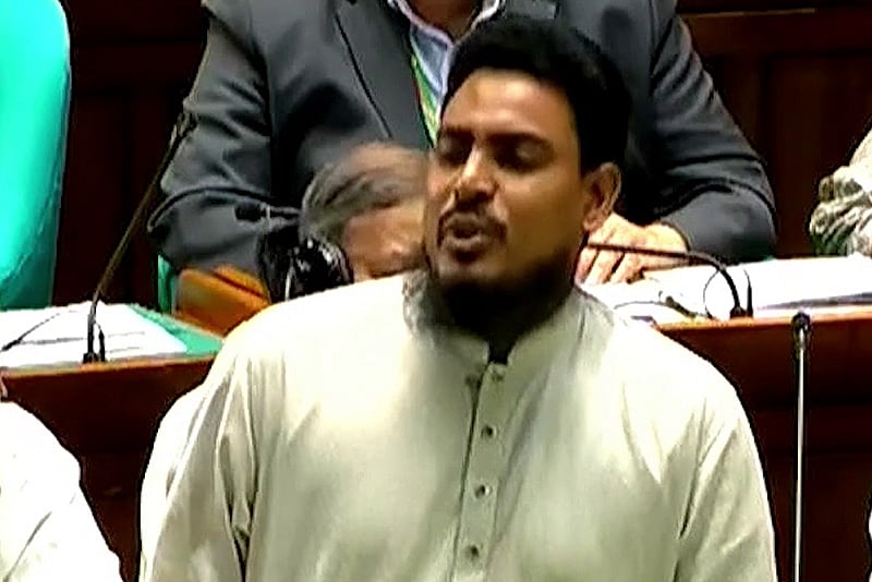 হঠাৎ এলপিজির দাম বাড়ল কেন, সংসদে প্রশ্ন আখতার হোসেনের