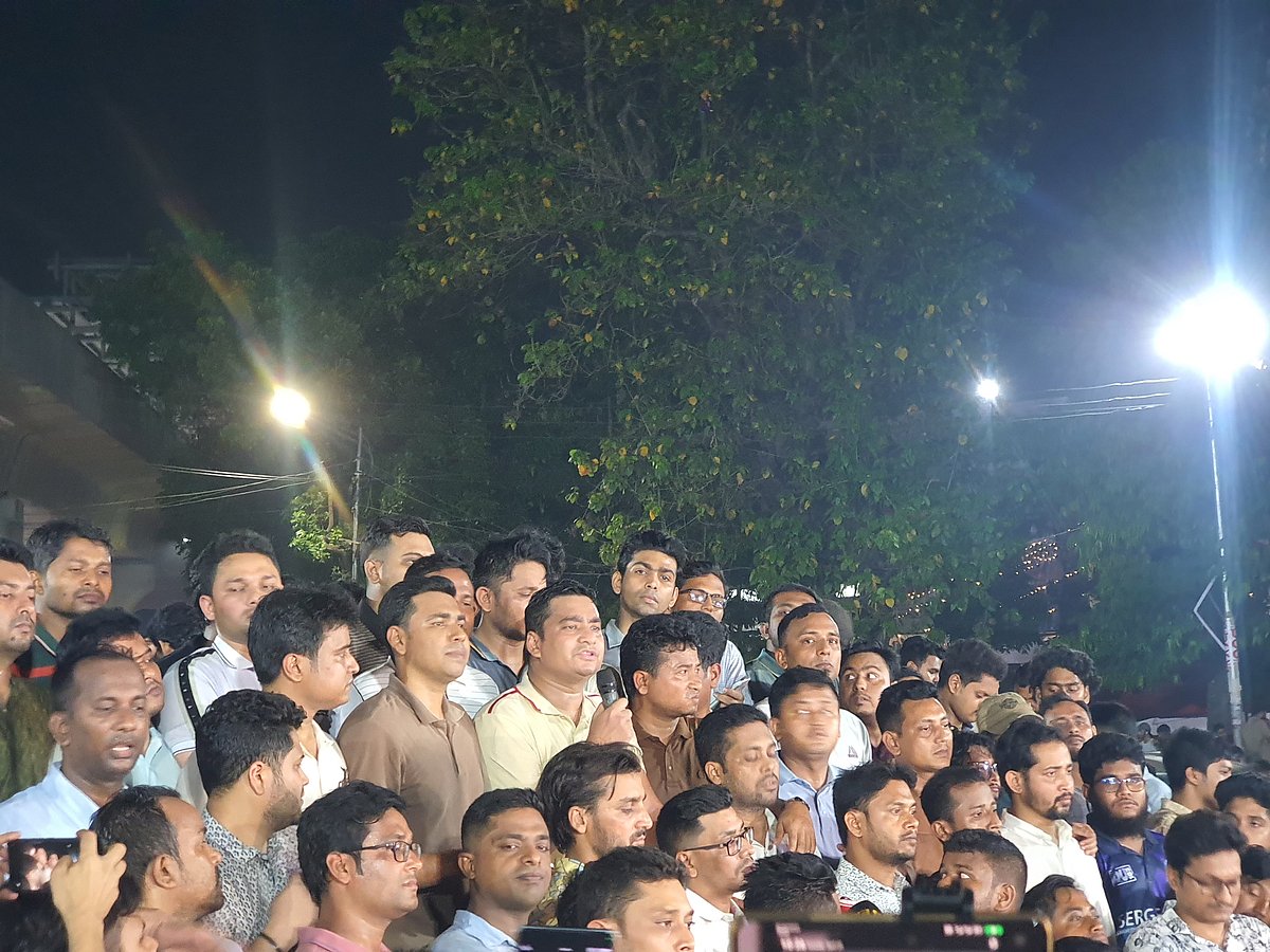 চট্টগ্রামে ছাত্রশিবিরের সঙ্গে সংঘর্ষের ঘটনায় ঢাবিতে ছাত্রদলের বিক্ষোভ