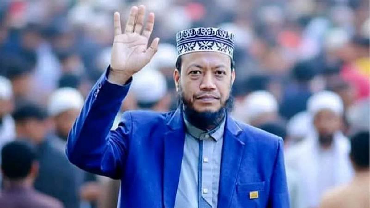 যে কারণে আমির হামজার বিরুদ্ধে গ্রেপ্তারি পরোয়ানা