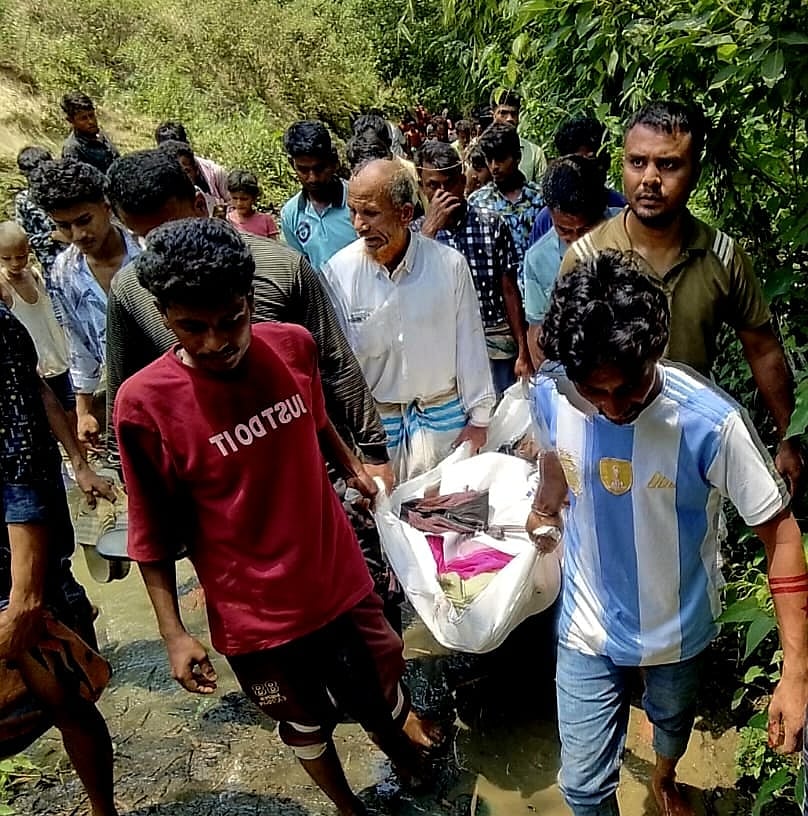 টেকনাফের গহিন পাহাড়ে তিন ব্যক্তির রক্তাক্ত লাশ