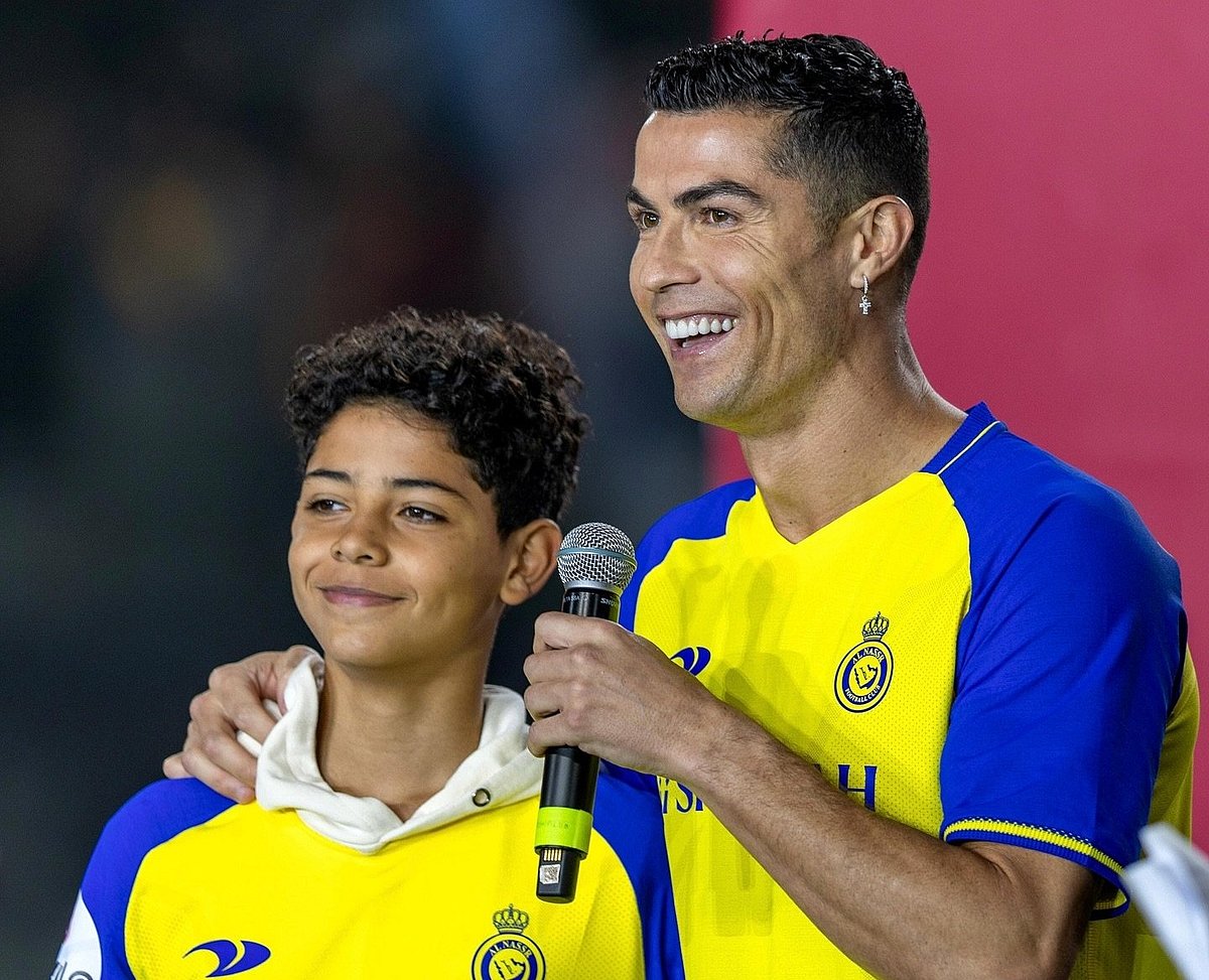 ছেলের সঙ্গে খেলার স্বপ্ন পূরণের পথে রোনালদো