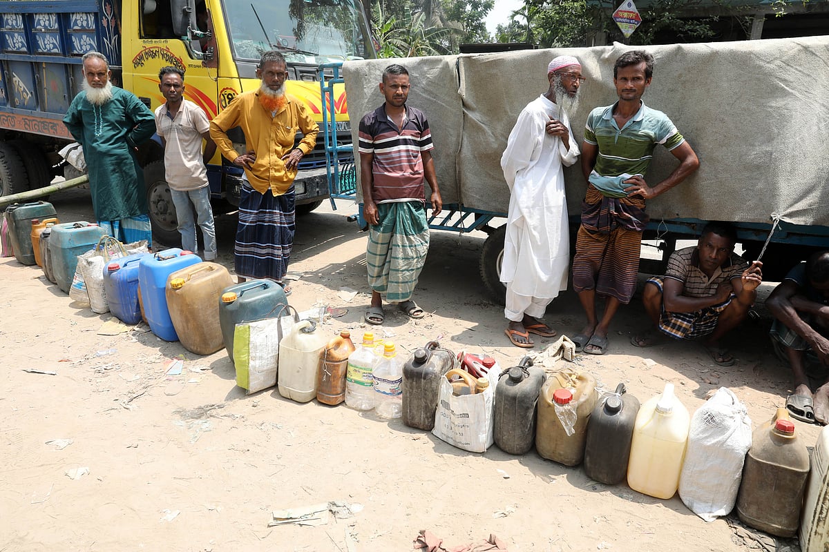 ডিজেল কিনতে গিয়ে বিড়ম্বনায় কৃষকেরা