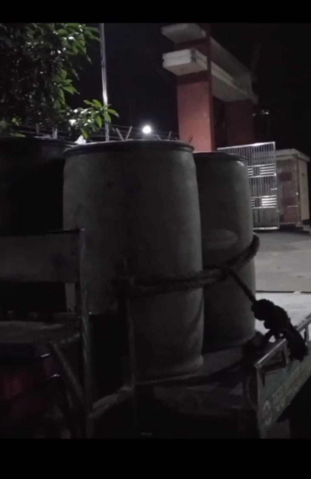 শেরপুরে পাচারের সময় ৮০০ লিটার ডিজেল জব্দ, আটক ২