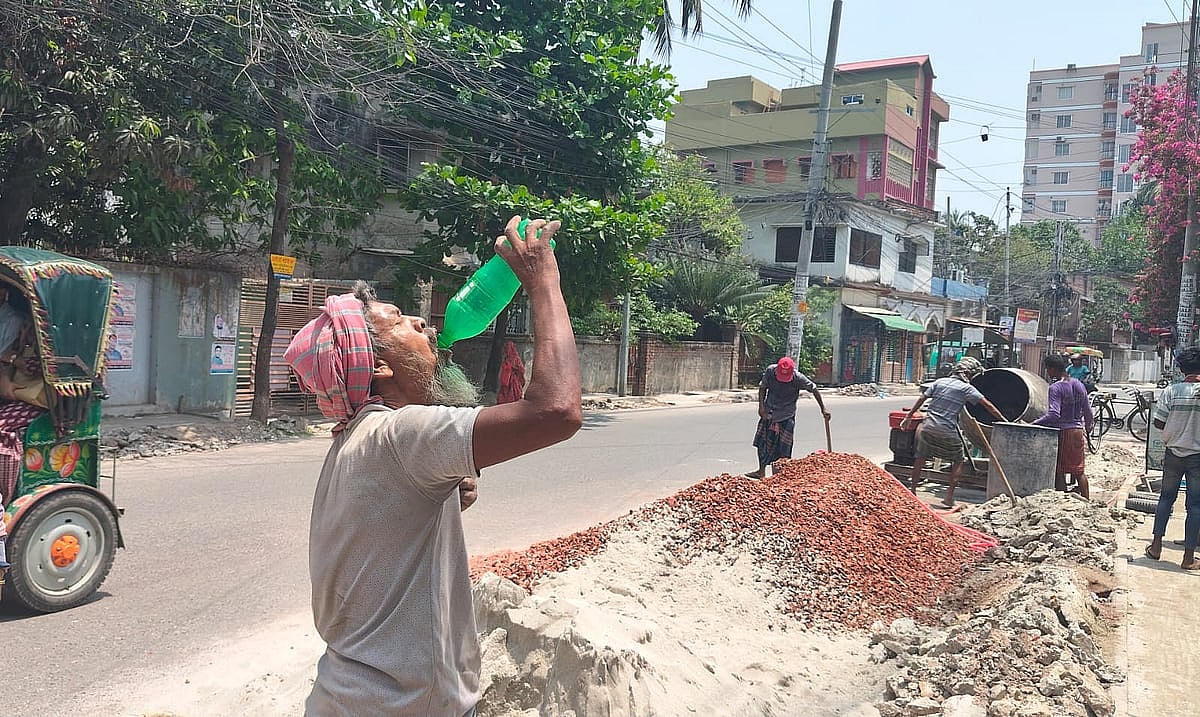 তাপপ্রবাহে পুড়ছে ২৪ জেলা
