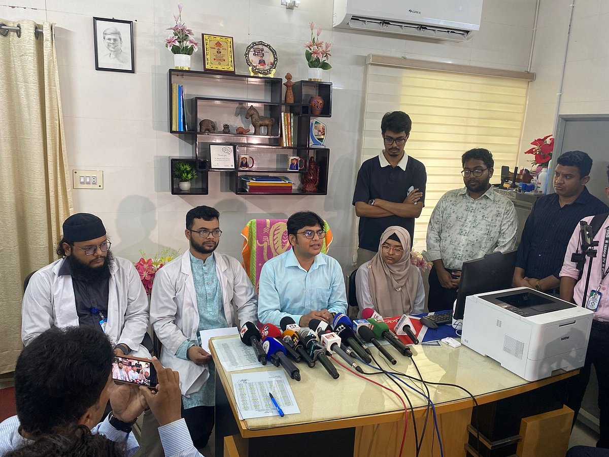 রাজশাহী মেডিকেলে ২৪ ঘণ্টা পর ইন্টার্ন চিকিৎসকদের কর্মবিরতি প্রত্যাহার