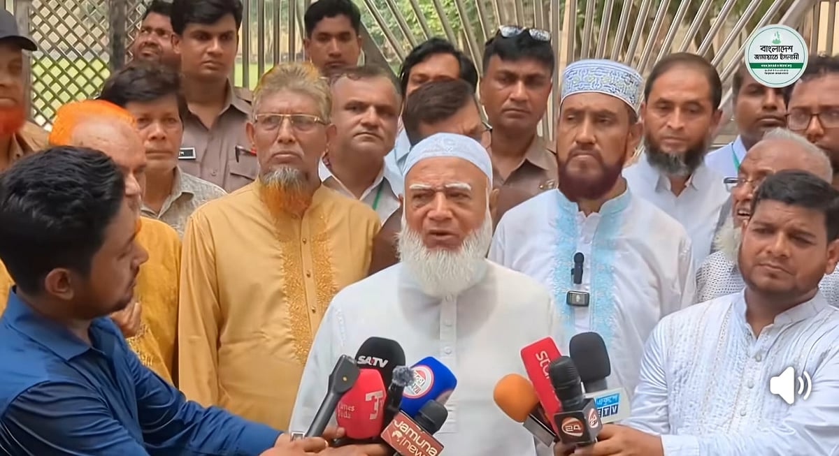 জ্ঞানচর্চার জায়গায় তারা কেন রক্ত ঝরানোর জন্য যাবে: ছাত্রদল-শিবির সংঘর্ষ নিয়ে জামায়াত আমির