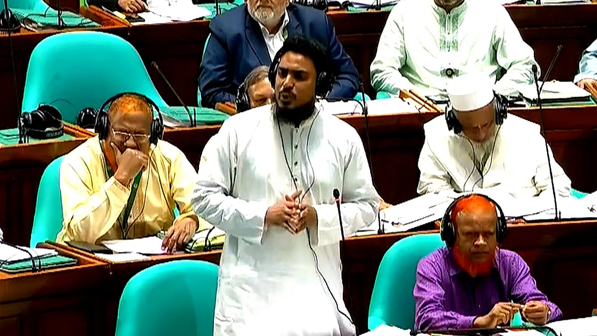 সরকারের ওপর আস্থা রেখে রেলপথ নির্মাণের প্রস্তাব প্রত্যাহার এনসিপির আখতারের